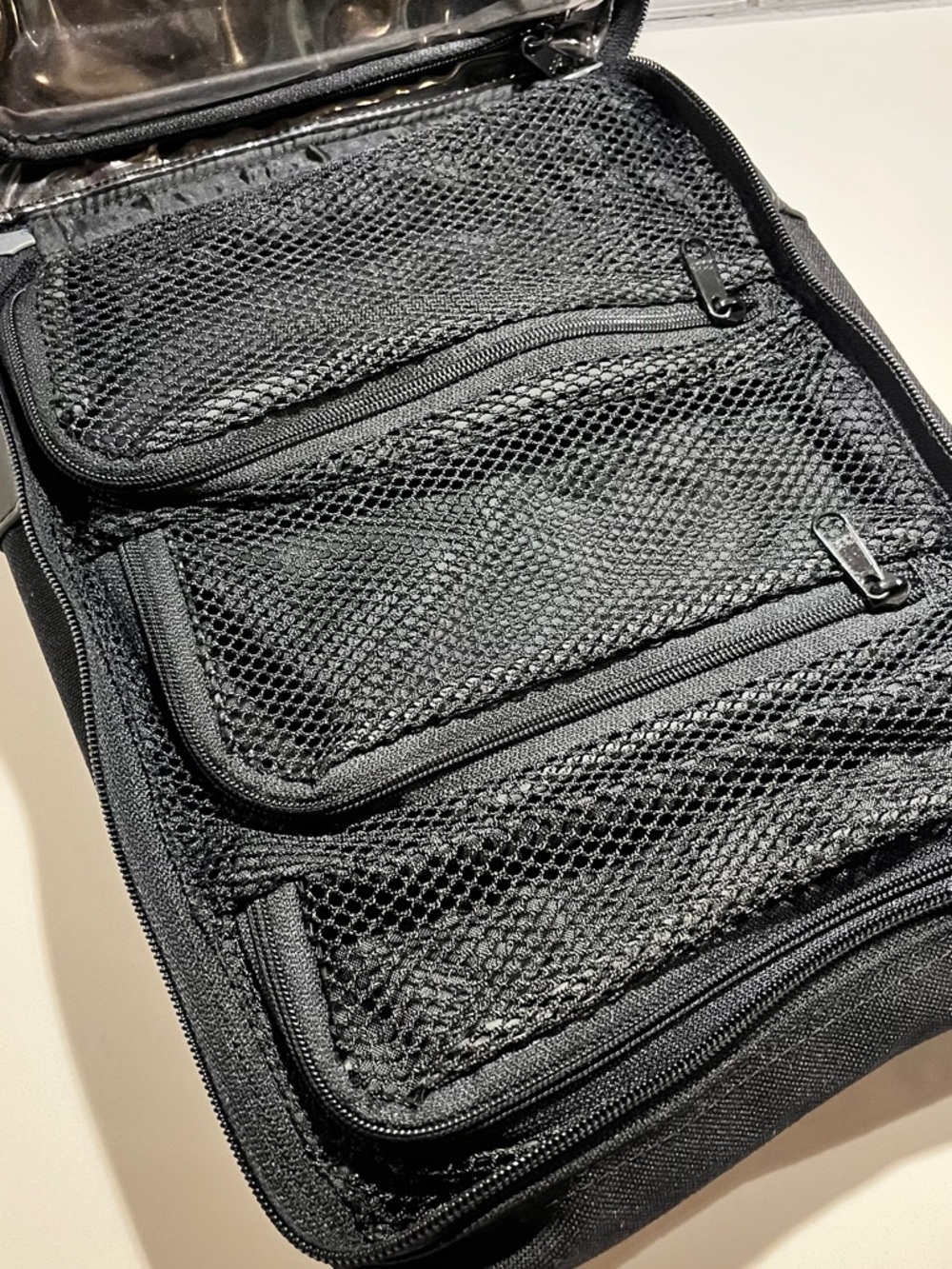 Briggs & Riley Large Toiletry Kit - Picture 7 of 7